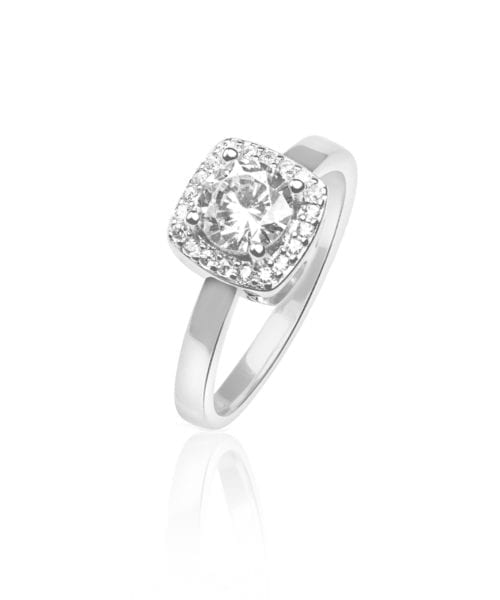 טבעת סוליטר מרובעת מושלמת. טבעת סופר אלגנטית המסמלת קלאסיות לכל אישה!