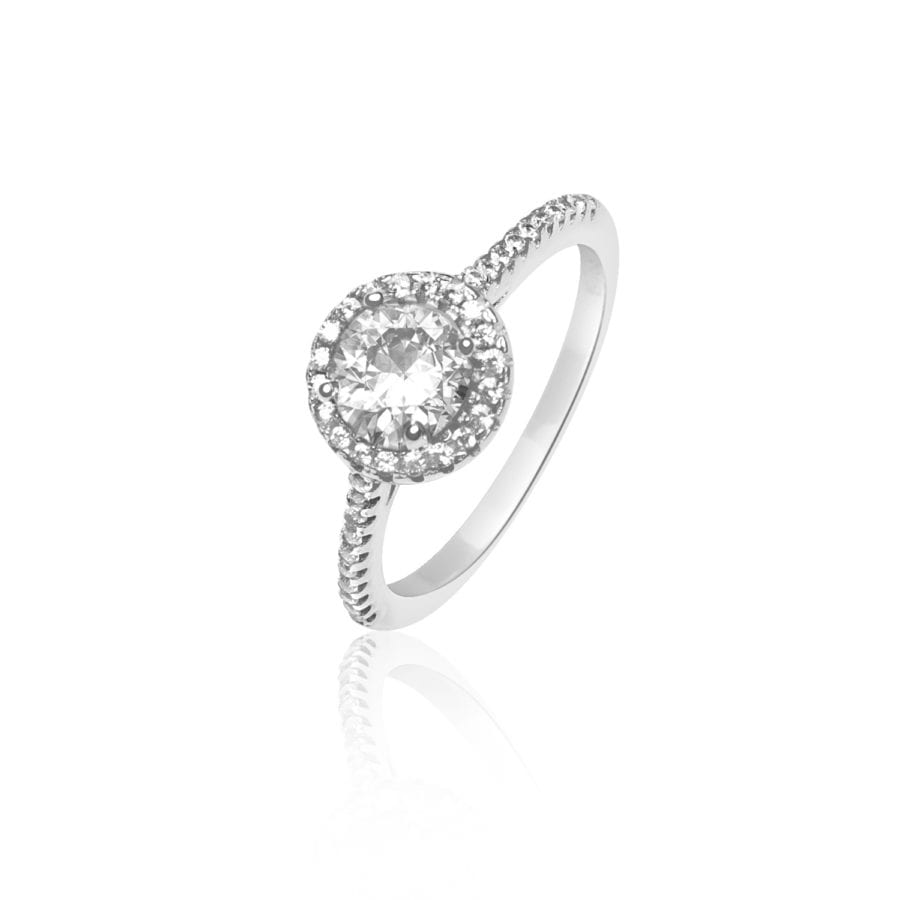 טבעת סוליטר מושלמת. טבעת סופר אלגנטית המסמלת קלאסיות לכל אישה.