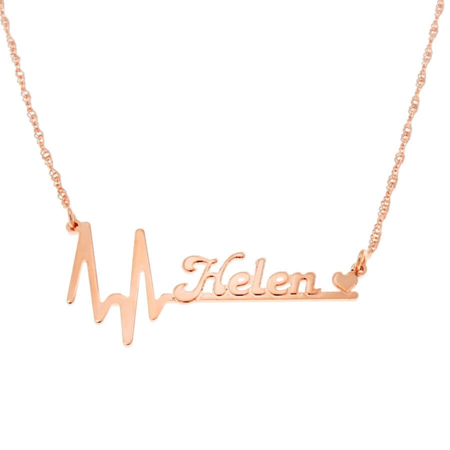 שרשרת שם עם דופק הלב לחריטה– שם או תאריך על גבי הפס העליון שרשרת שם עם דופק הלב לחריטה– שם או תאריך על גבי הפס העליון