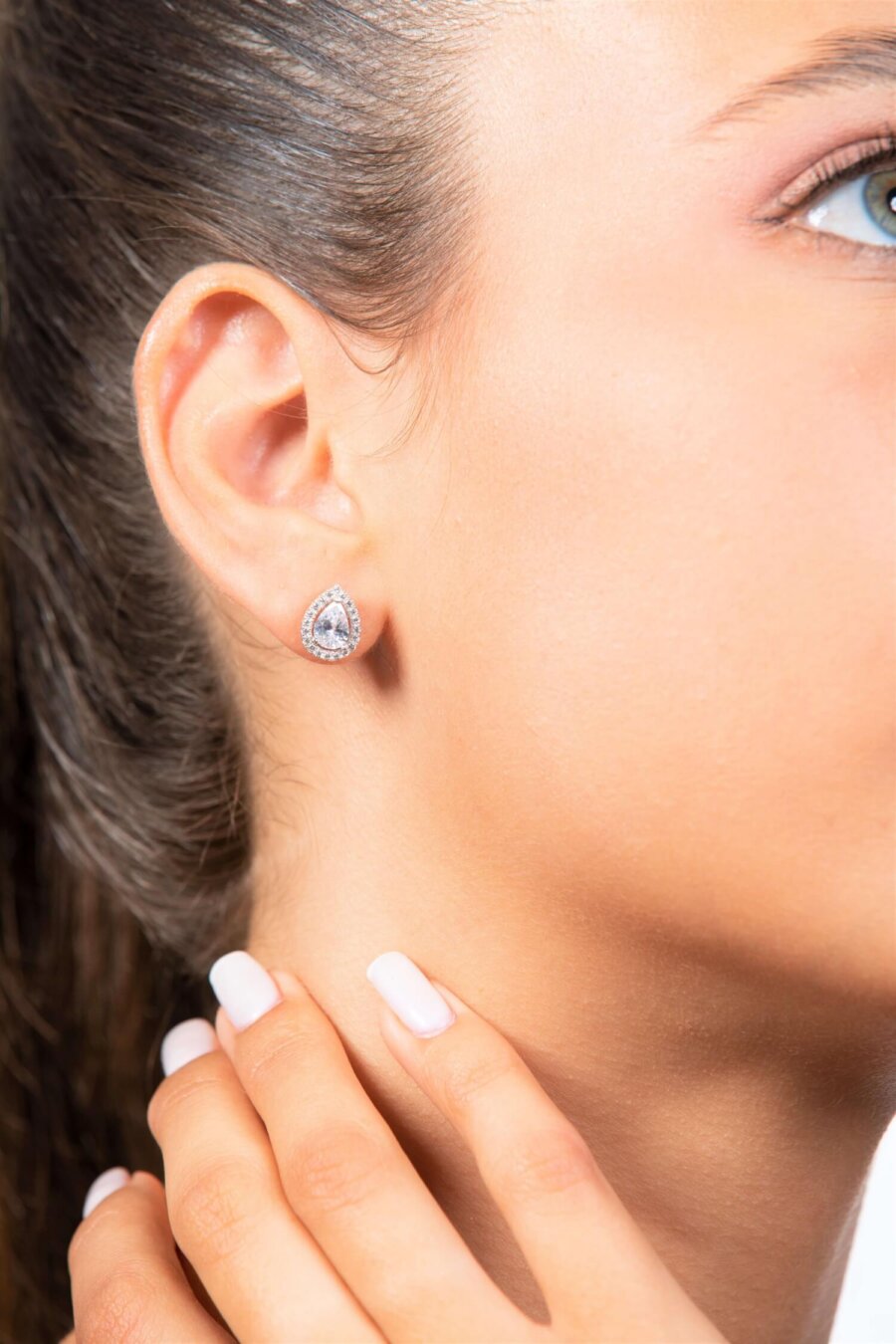 זוג עגילי טיפה משובצים צמודים זוג עגילי טיפה משובצים צמודים