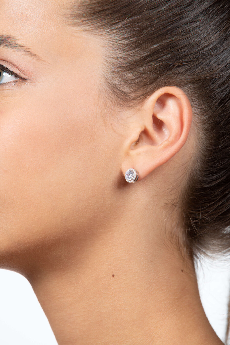 זוג עגילי סוליטר צמודים זוג עגילי סוליטר צמודים