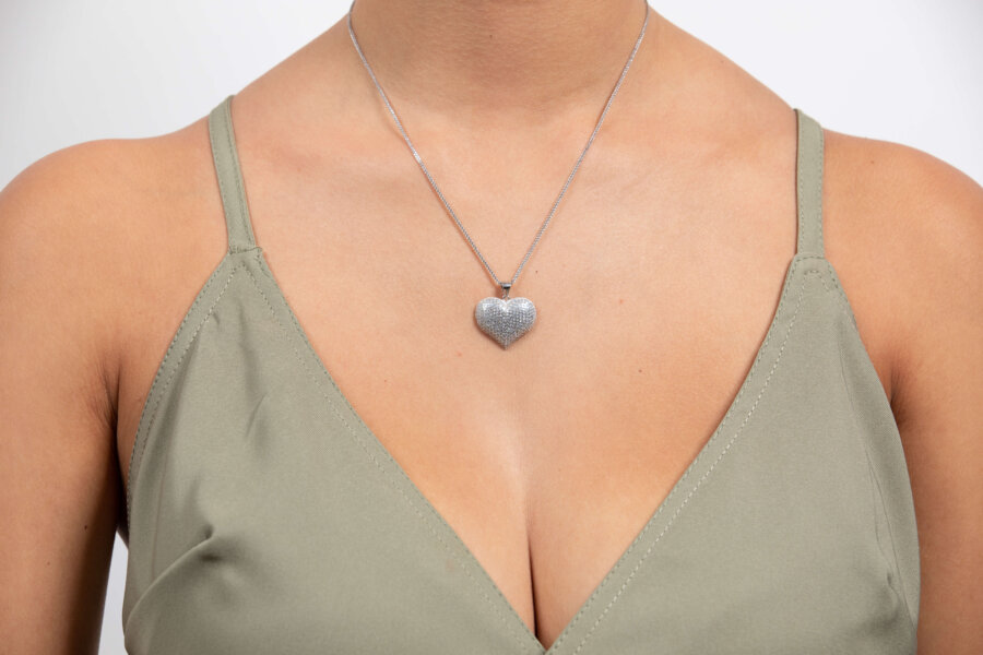 שרשרת לב נפוח משובצת גדולה שרשרת לב נפוח משובצת גדולה